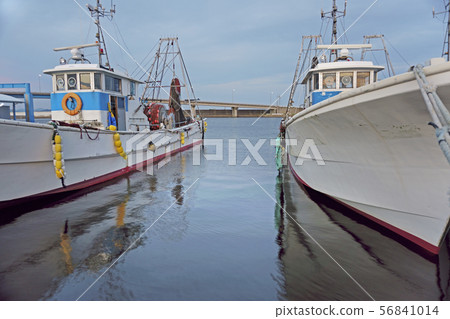 Fishing port image 56841014