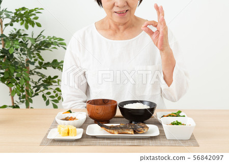 Senior Japanese food 56842097