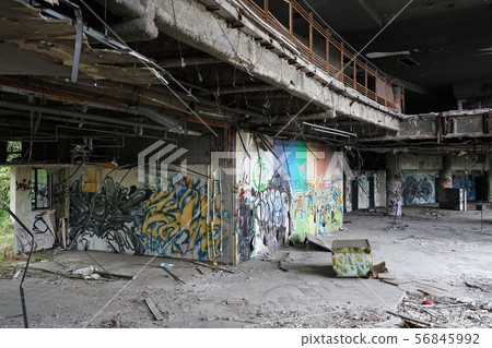 被放棄的旅館La彩虹裡面風景 被放棄的旅館La彩虹裡面風景 56845992