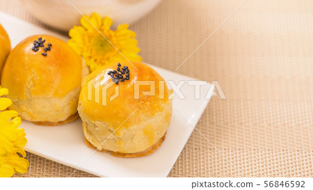 Mid-Autumn Festival, egg yolk, moon cake, close-up, Moon Festival, yolk pastry, cake Mid-Autumn Festival, egg yolk, moon cake, close-up, Moon Festival, yolk pastry, cake 56846592