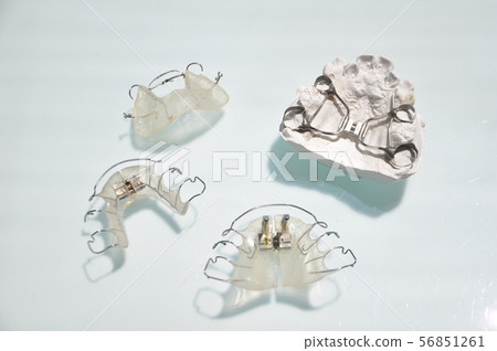 Straightening device 56851261