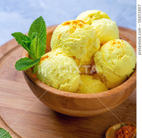 Artisanal ice cream with turmeric (Golden ice Artisanal ice cream with turmeric (Golden ice 56853807