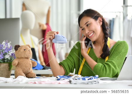 Young Asian woman entrepreneur 56855635