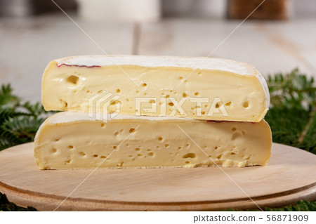 closeup of french cheese reblochon, Savoie product 56871909