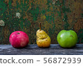 Composition of pears and apples 56872939