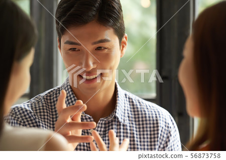 Male and female business team 56873758