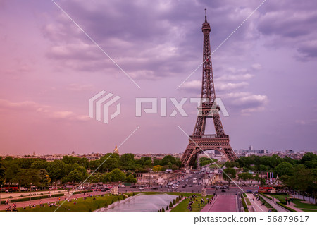Pink Evening near the Eiffel Tower 56879617