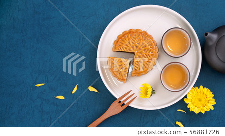 Mid-Autumn Festival Moon cake Geppei 56881726
