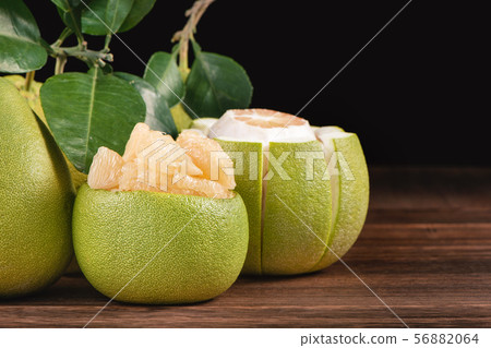 Yuzu yuzu flesh Peeled pomelo midautumn festival Yuzu yuzu yuzu Yuzu yuzu flesh Peeled pomelo midautumn festival Yuzu yuzu yuzu 56882064