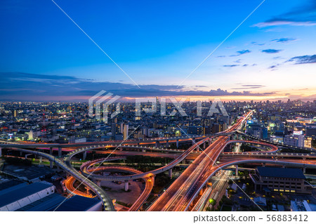 《大阪府》交通形象,東大阪交界處《夜景》 《大阪府》交通形象,東大阪交界處《夜景》 56883412