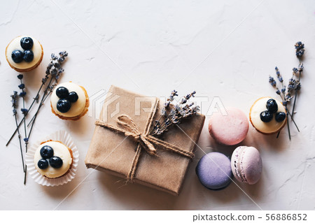macaroon gift box lavender macaroon gift box lavender 56886852