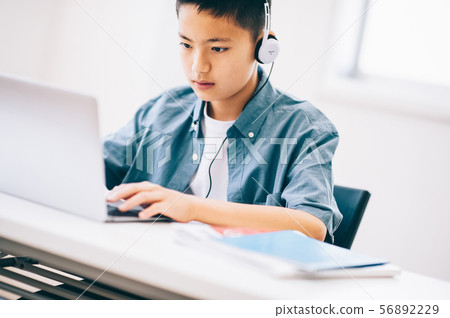 男孩筆記本 56892229