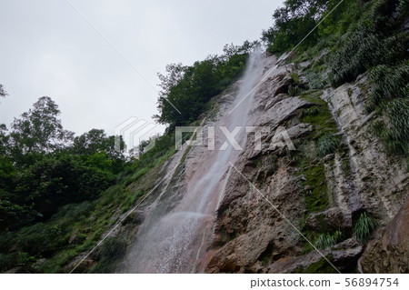 Take a picture of Shomei Waterfall from directly below Take a picture of Shomei Waterfall from directly below 56894754