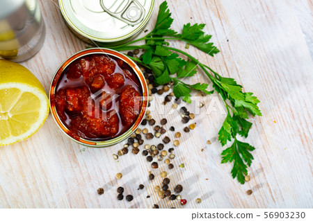 Canned squid in sauce 56903230