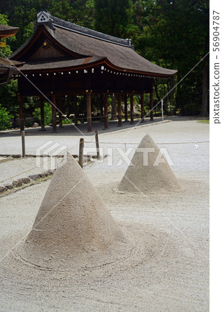 Kamigamo Shrine Tatesand-12 56904787