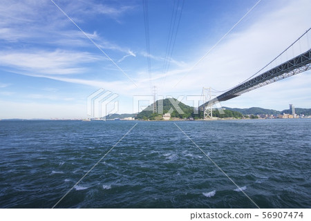 從下關方(山口縣下關市)看Kanmon海峽的風景 從下關方(山口縣下關市)看Kanmon海峽的風景 56907474