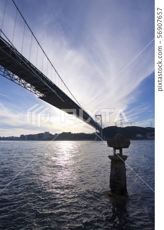 從Moji邊看的Kanmon海峽風景 從Moji邊看的Kanmon海峽風景 56907657