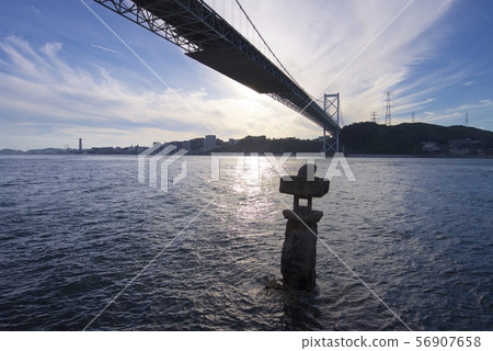 從Moji邊看的Kanmon海峽風景 從Moji邊看的Kanmon海峽風景 56907658