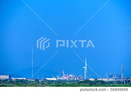 藍天，綠色和風力發電[福岡] 56909099
