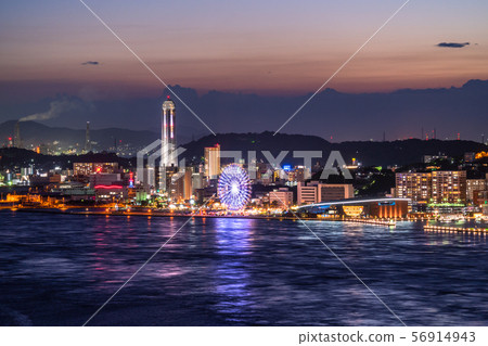 <Yamaguchi Prefecture> Night view of Shimonoseki, Kanmon Strait 56914943