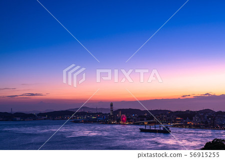 <山口縣>下關,Kanmon海峽的夜景 <山口縣>下關,Kanmon海峽的夜景 56915255