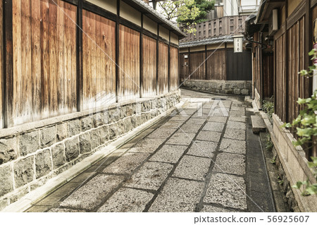 Summer Ishizuchikoji (Kyoto) 56925607