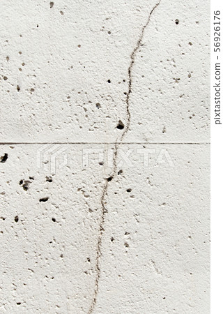 紋理破裂的混凝土牆壁浪花呈雜色的樣式白色灰色污點裂縫 56926176