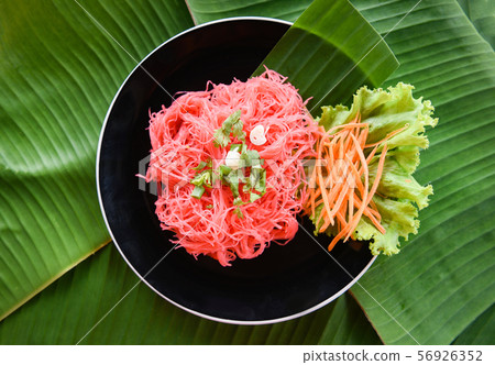 Rice vermicelli pink frying and vegetable - Stir Rice vermicelli pink frying and vegetable - Stir 56926352