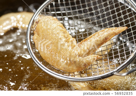Chicken wing fried scene Chicken wing fried scene 56932835
