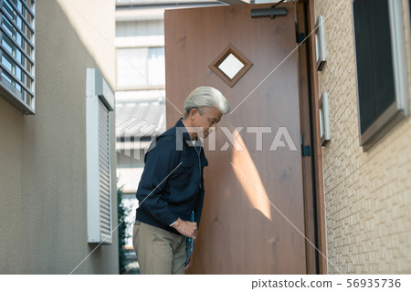 老年人 男人 男 56935736