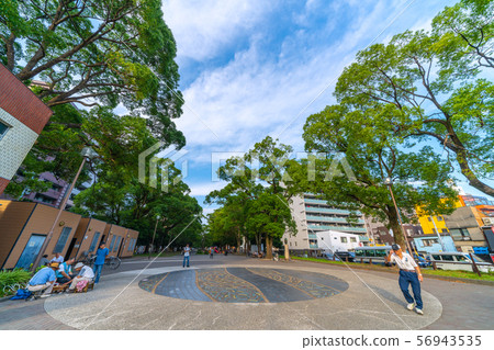 Yokohama cityscape in Japan "Yokohamabashi" intersection, a park in front of the Yokohamabashi mall (a variety of elderly people) Yokohama cityscape in Japan "Yokohamabashi" intersection, a park in front of the Yokohamabashi mall (a variety of elderly people) 56943535