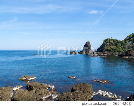 Echizen Kaga Kaigan Quasi-National Park Scenery from Yochomon Park Blue Sky and Sea in May 56944268