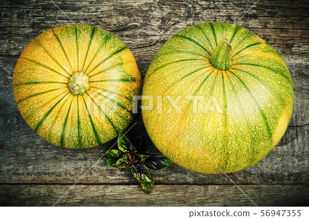 Pumpkin and pattypan 56947355