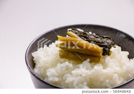 Nozawana泡菜泡菜(Shinshu Nozawa Onsen特產,泡菜被稱為長野縣的經典紀念品之一)。 Nozawana泡菜泡菜(Shinshu Nozawa Onsen特產,泡菜被稱為長野縣的經典紀念品之一)。 56948648