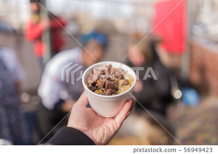 Chef cooks sheep meat on the street 56949423