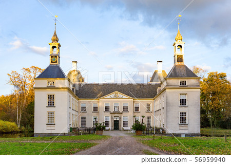 Autumn at the Landgoed van Huys in Warmond in the Netherlands. 56959940