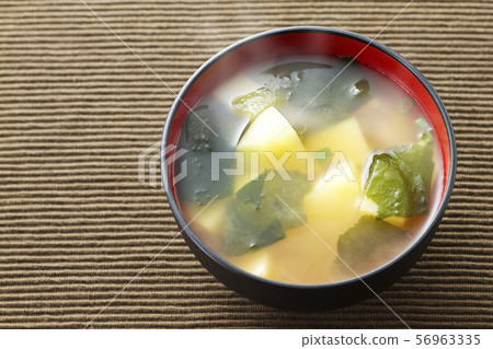 土豆和海藻味噌湯26 土豆和海藻味噌湯26 56963335