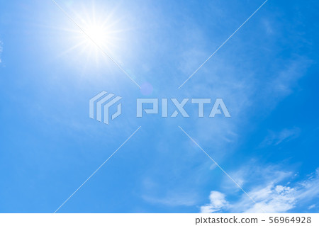 在雨季期間的清楚的天空天空雲彩拷貝空間積云初夏天空大拷貝空間 在雨季期間的清楚的天空天空雲彩拷貝空間積云初夏天空大拷貝空間 56964928