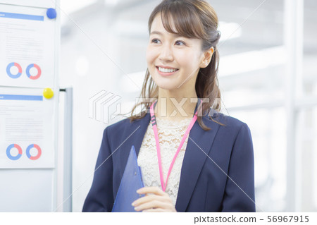 事業女性 商務女性 商界女性 56967915