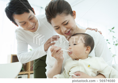 Baby to eat Baby to eat 56974080