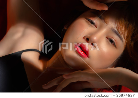 美麗的對比 美麗的對比 56974657