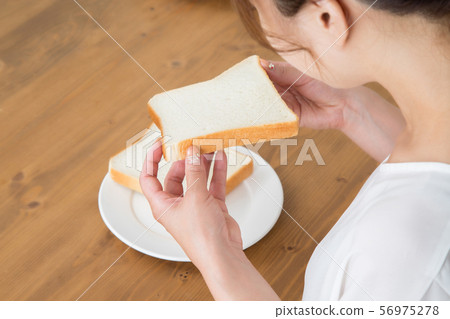 A woman to eat A woman to eat 56975278
