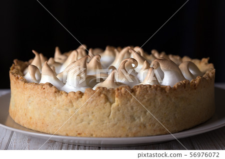 delicious lemon tarts 56976072