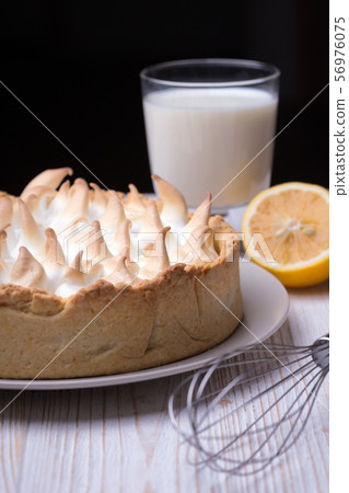 delicious lemon tarts 56976075