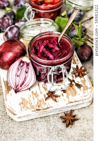 Red onion confiture spices Vegetable jam 56981822
