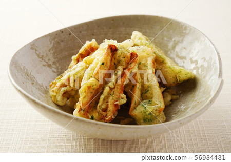 Chikuwa炸牛肉 56984481