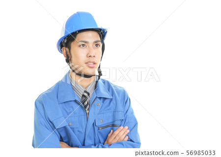 一名微笑的工人 56985033