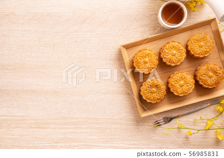 Mid-Autumn Festival Moon cake Geppei 56985831