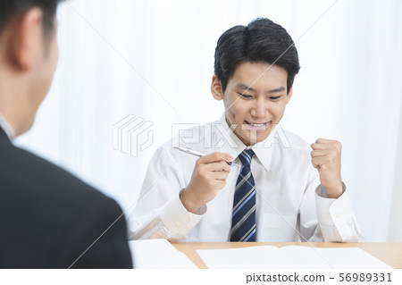 學習男孩學生初中學生高中學生的男孩 56989331