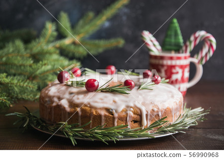 Homemade Christmas cake decorated cranberry Homemade Christmas cake decorated cranberry 56990968